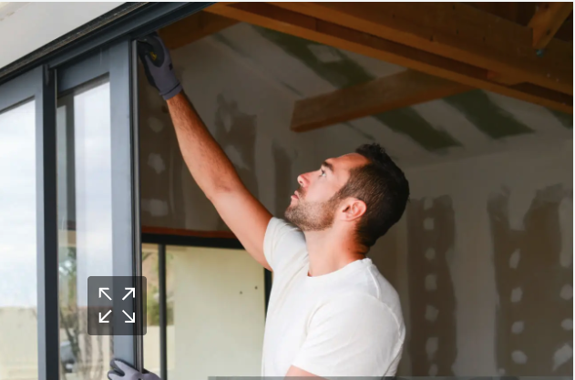 Montage-Team von R-TEC bei der Arbeit